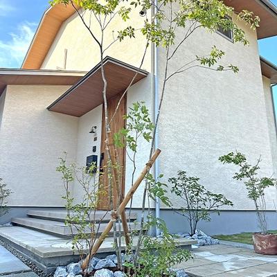 和モダンの家を引き立てる、洗練されたナチュラルなエクステリア   岡山県岡山市南区O様邸  和モダンの家を引き立てる、洗練されたナチュラルなエクステリア   岡山県岡山市南区O様邸