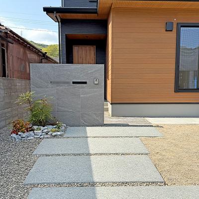 素材感と直線美で魅せる、街並みに映えるエクステリア   岡山県岡山市 Y様邸  素材感と直線美で魅せる、街並みに映えるエクステリア   岡山県岡山市 Y様邸